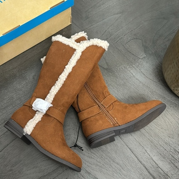 Thereabouts Boots - Picture 4 of 4